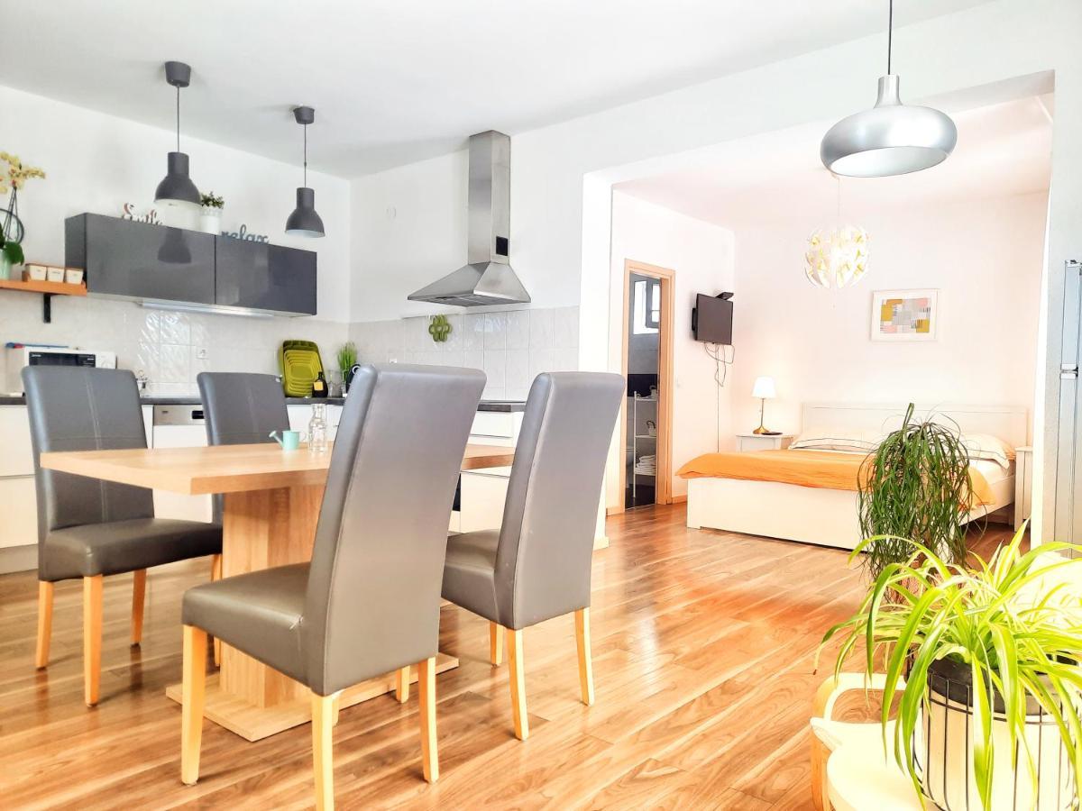 Apartments Nika Слуни Экстерьер фото