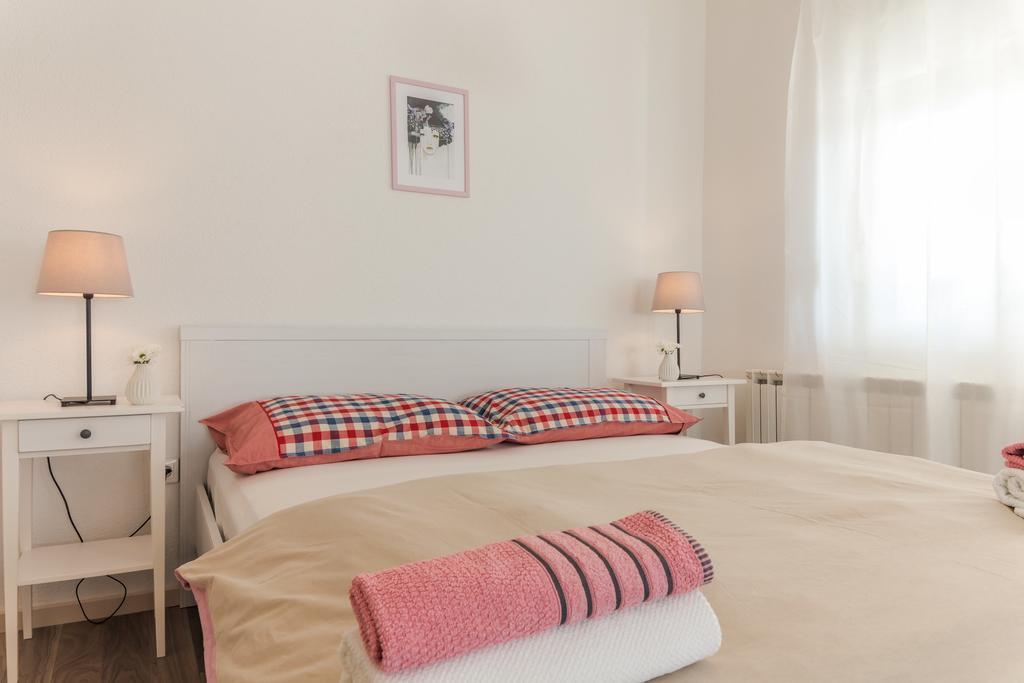 Apartments Nika Слуни Экстерьер фото