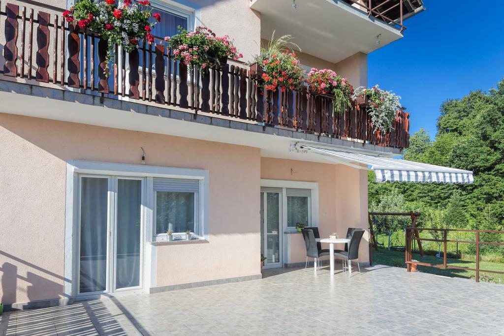 Apartments Nika Слуни Экстерьер фото