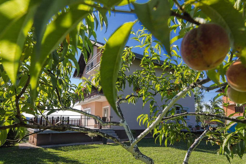 Apartments Nika Слуни Экстерьер фото