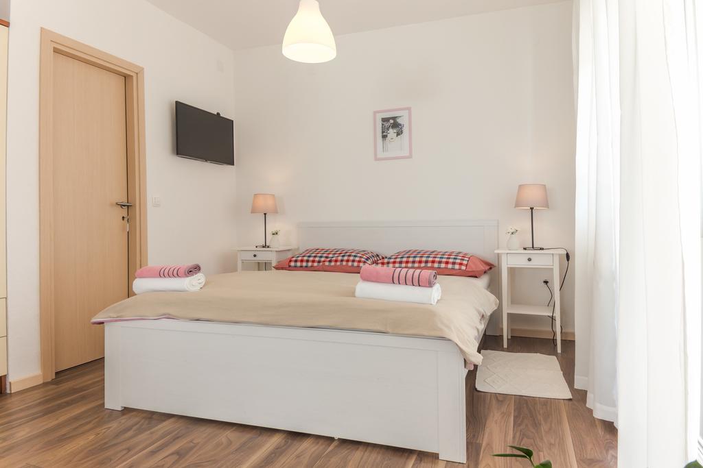 Apartments Nika Слуни Экстерьер фото